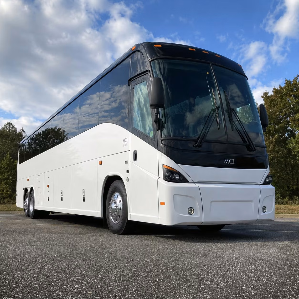 construction and worksite shuttle buses for south brunswick projects