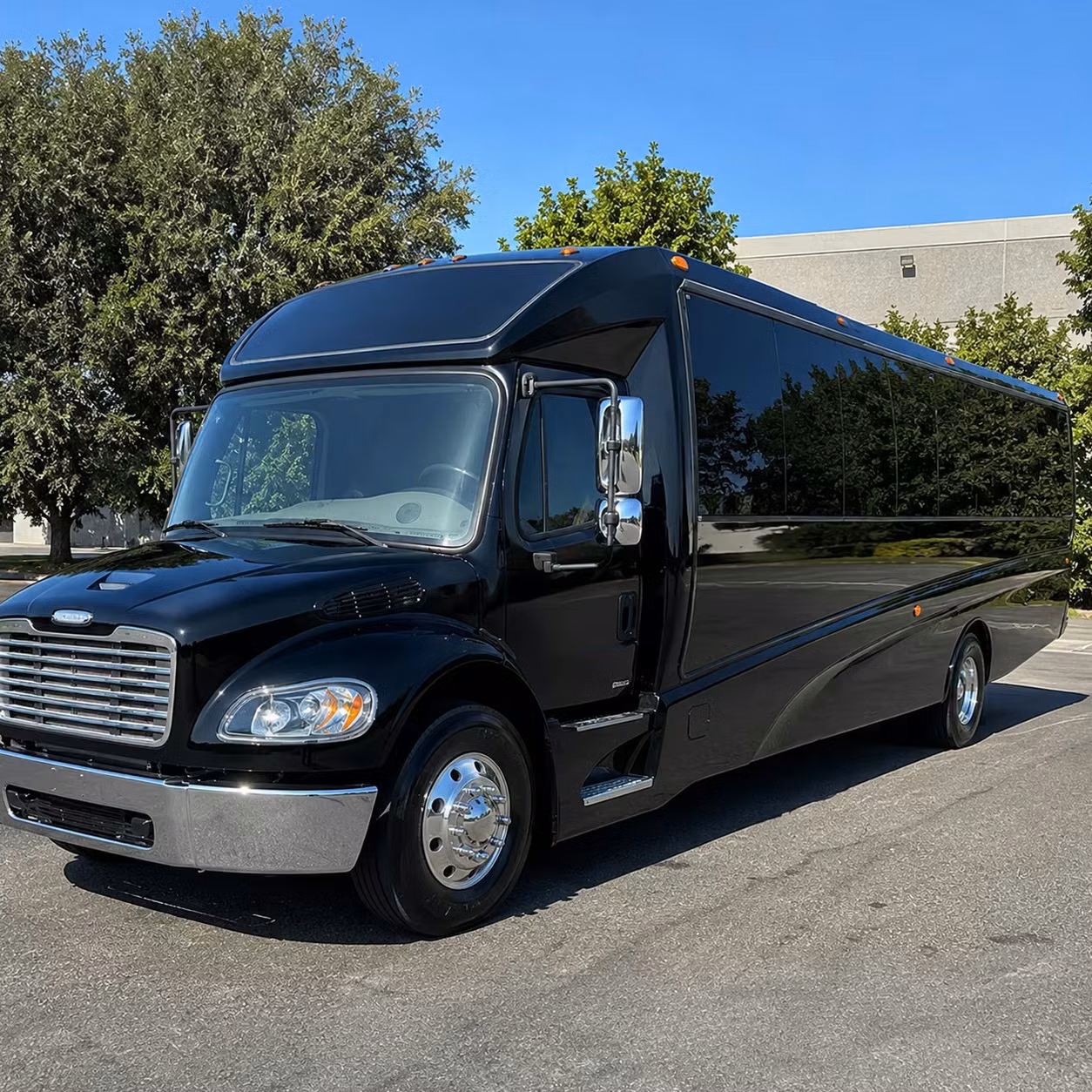 south brunswick 28 passenger minibus rental
